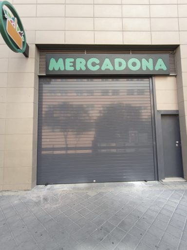 Cierre de aluminio para supermercado
